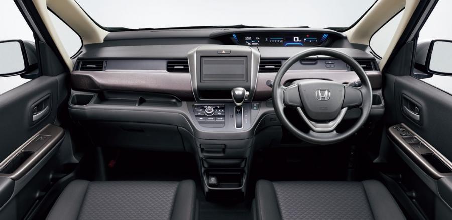 Торпедо Honda Freed+ 2016 года  (фото 3 из 4)